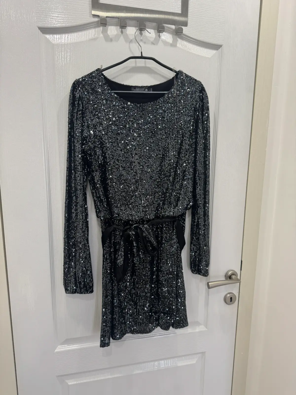 Crystal Doll šljokičasta haljina sa kaišem