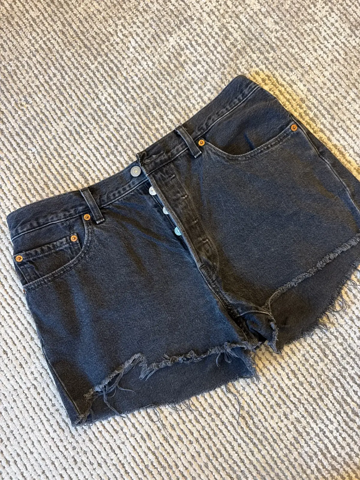 Levis 501 crni sorc