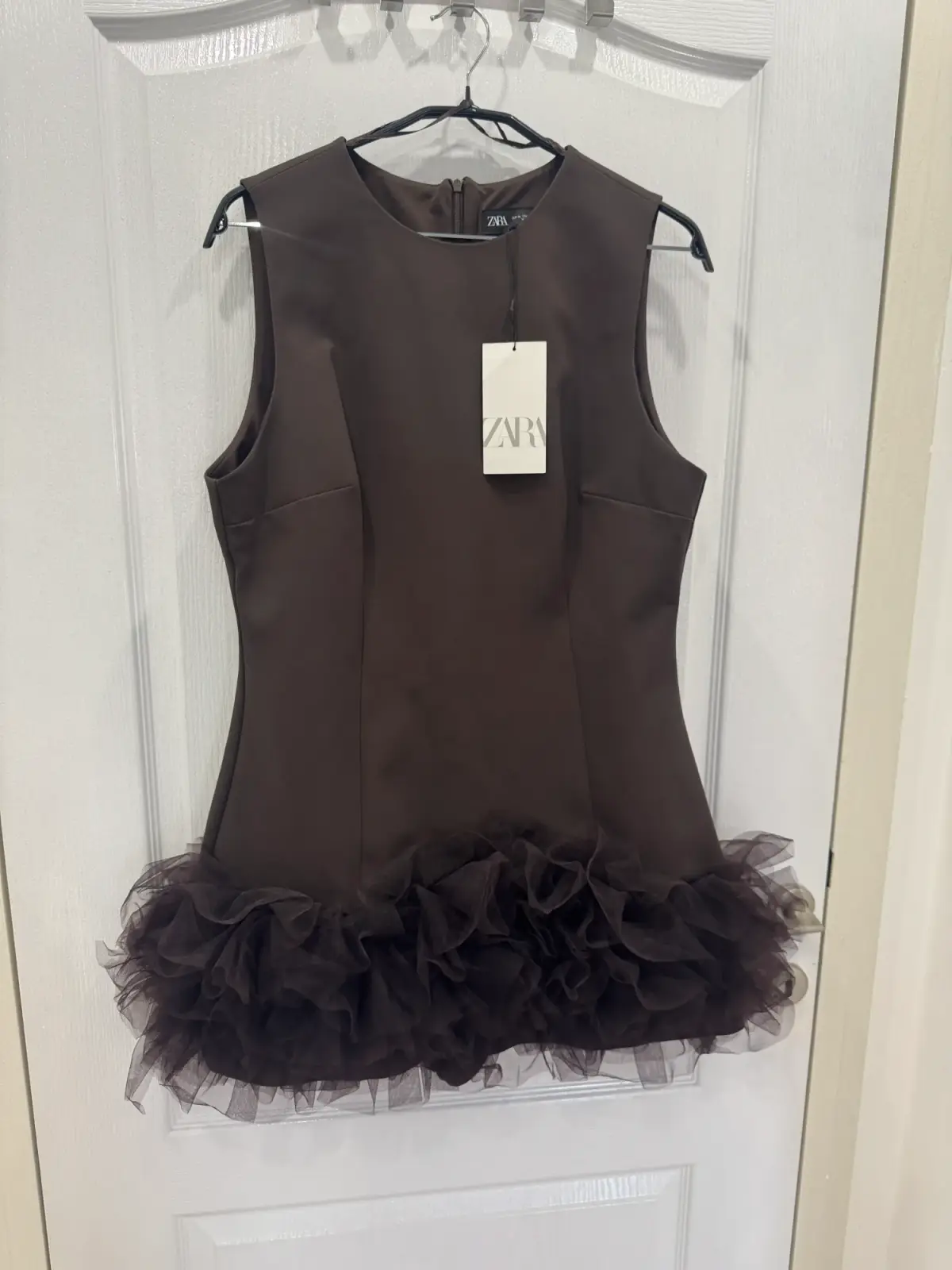 Zara smeđa haljina sa tilom – XL