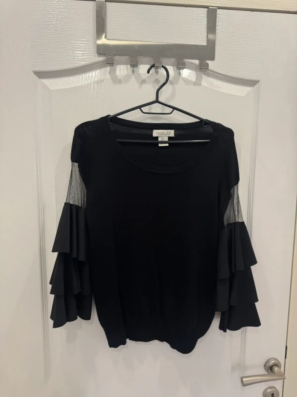 Rachel Zoe crna bluza sa volanima – L