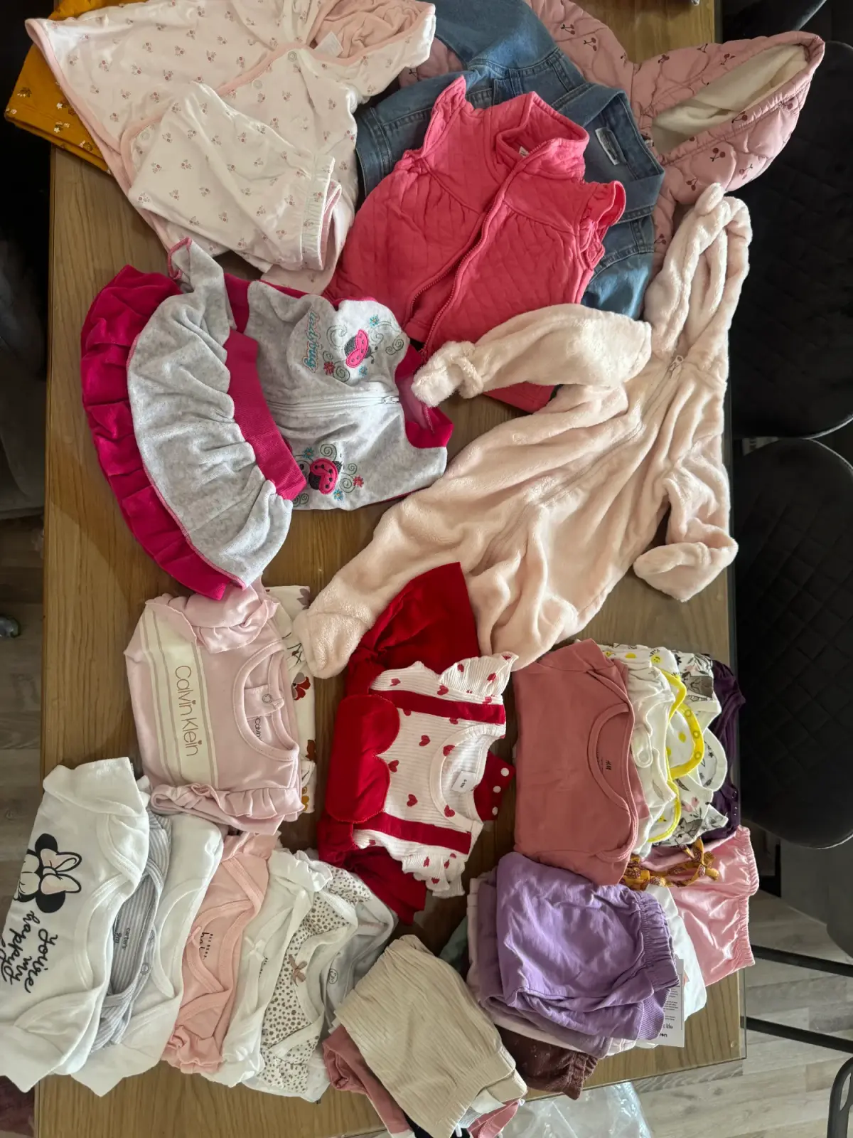 Paket garderobe za devojčicu veličina 74