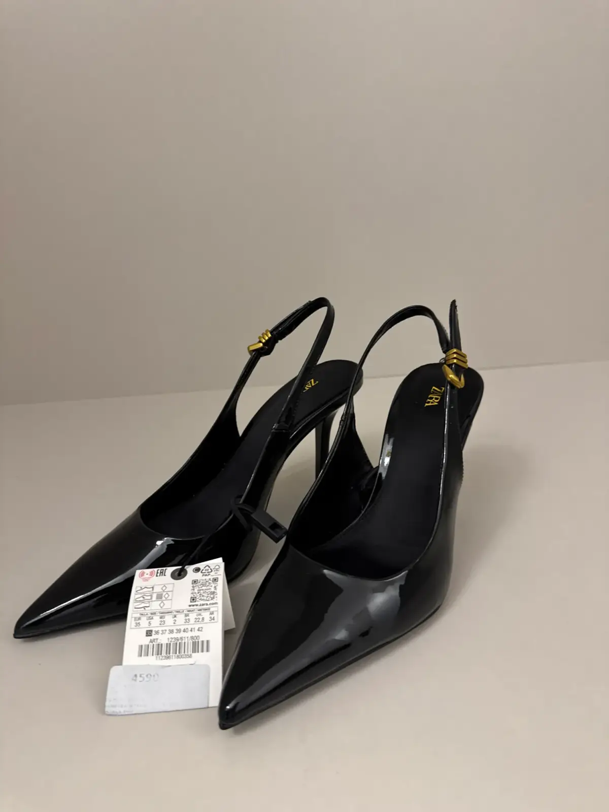 Zara crne lakovane cipele na štiklu – 35