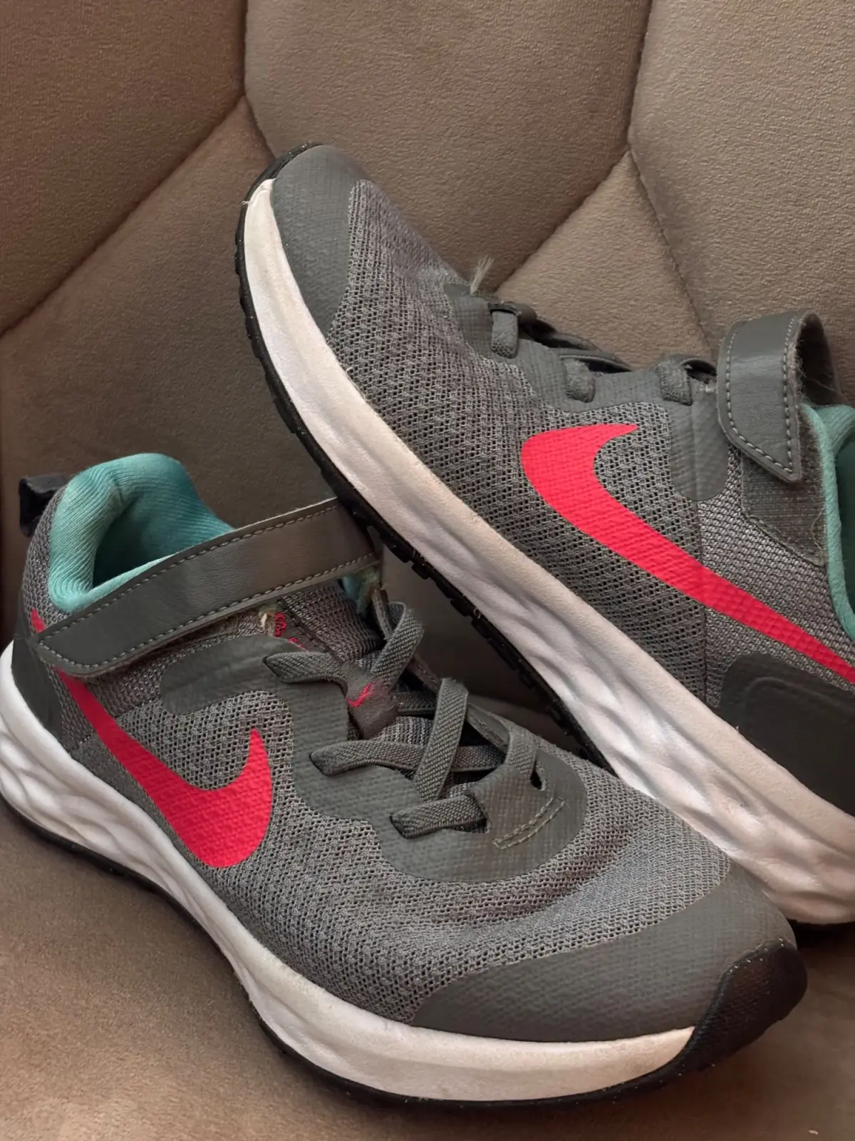 NIKE decije patike 33