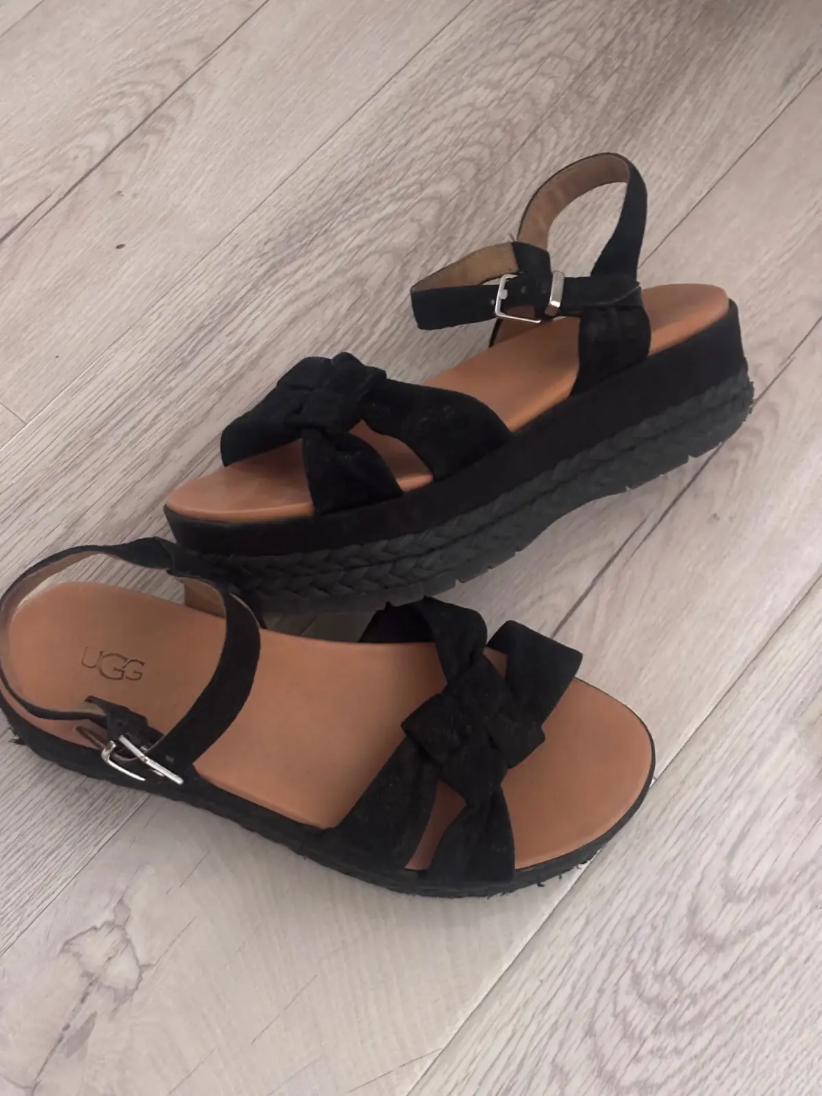 UGG sandale 40